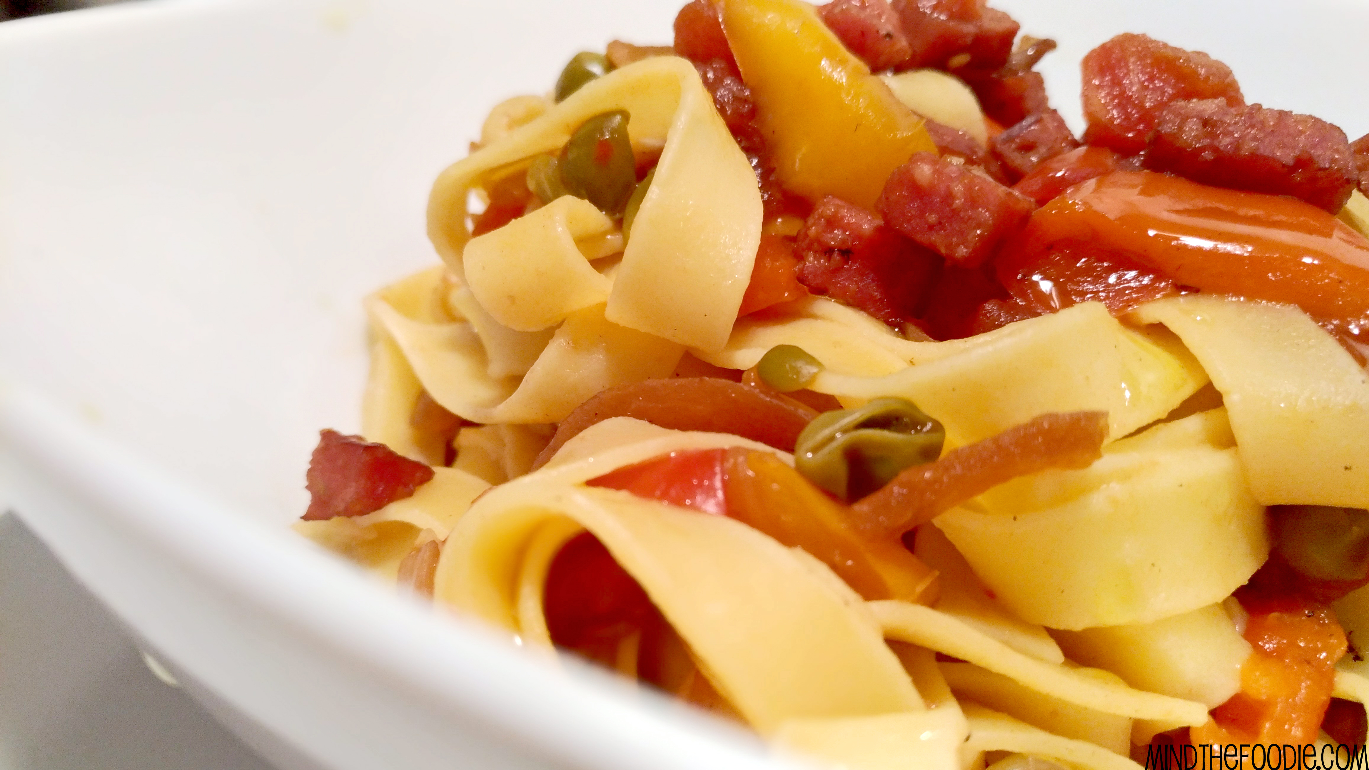 TAGLIATELLE PASTA WITH BELL PEPPERS & SALAMI